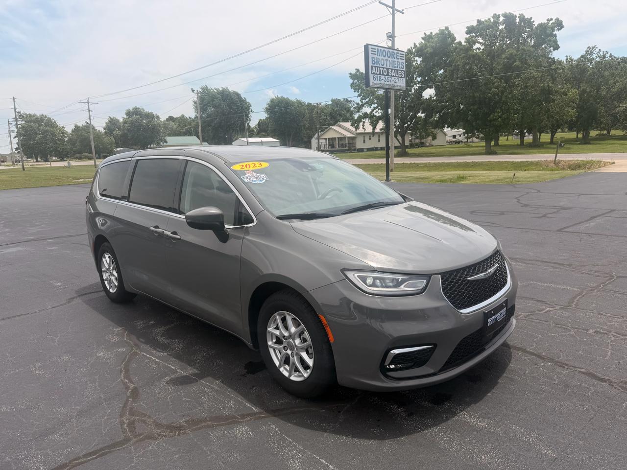 Chrysler Pacifica Touring L FWD 2023