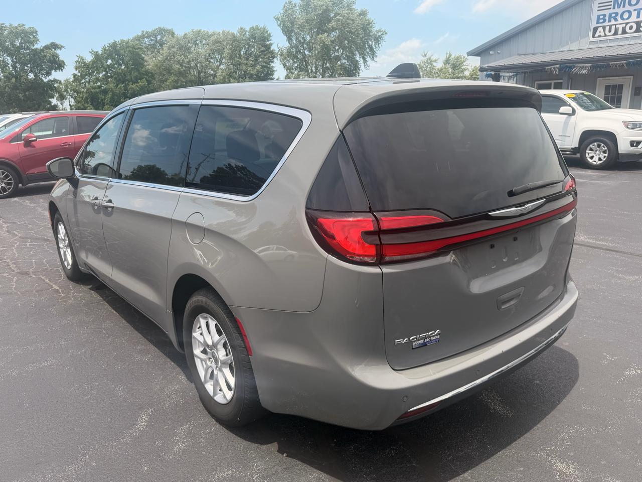 Chrysler Pacifica Touring L FWD 2023