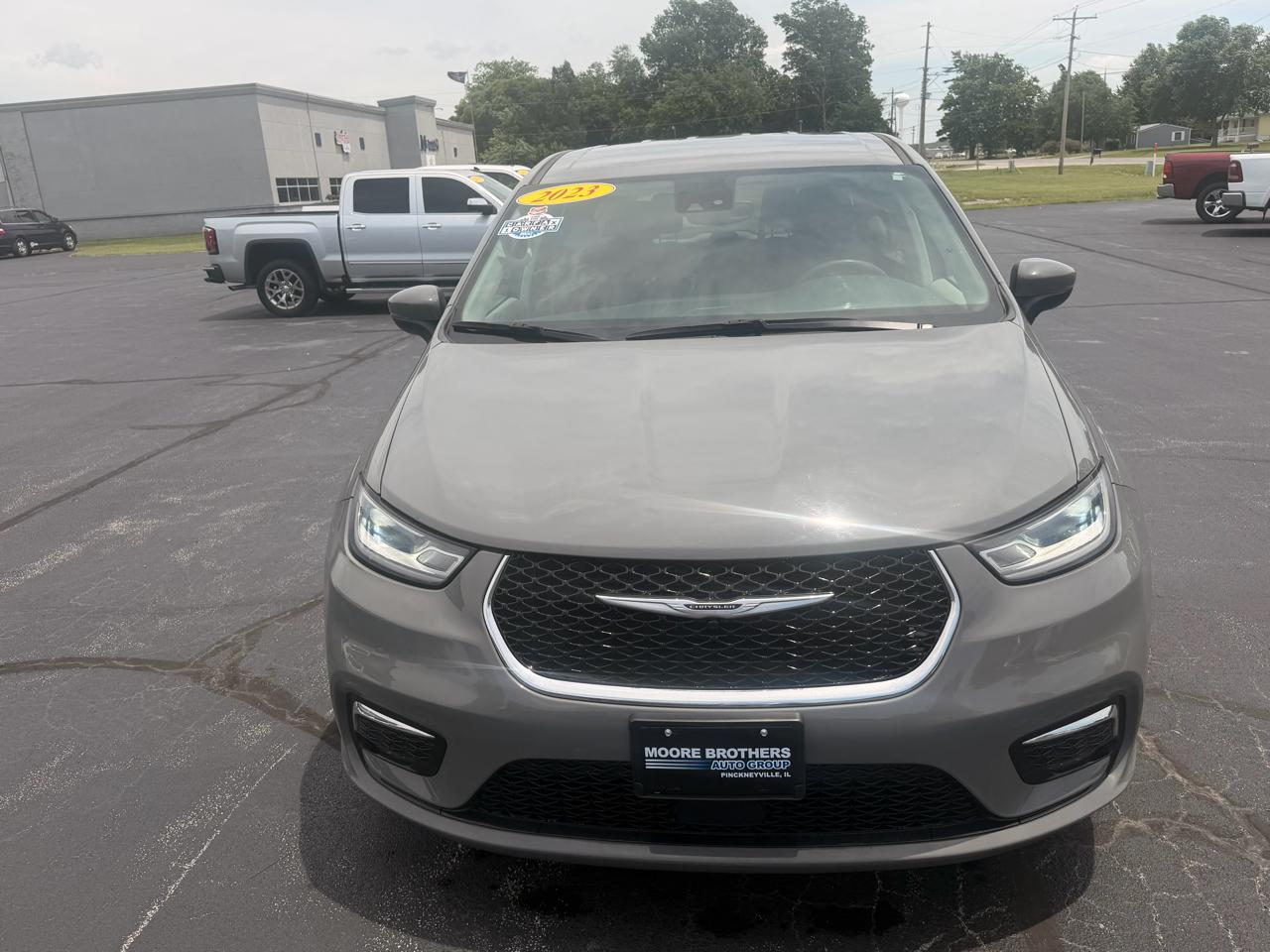 Chrysler Pacifica Touring L FWD 2023