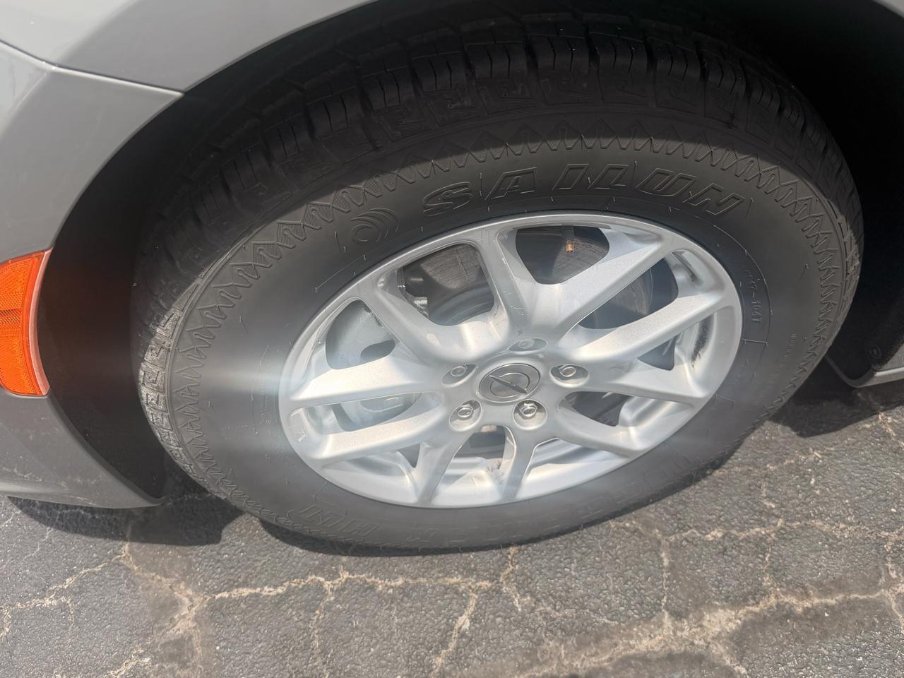 Chrysler Pacifica Touring L FWD 2023