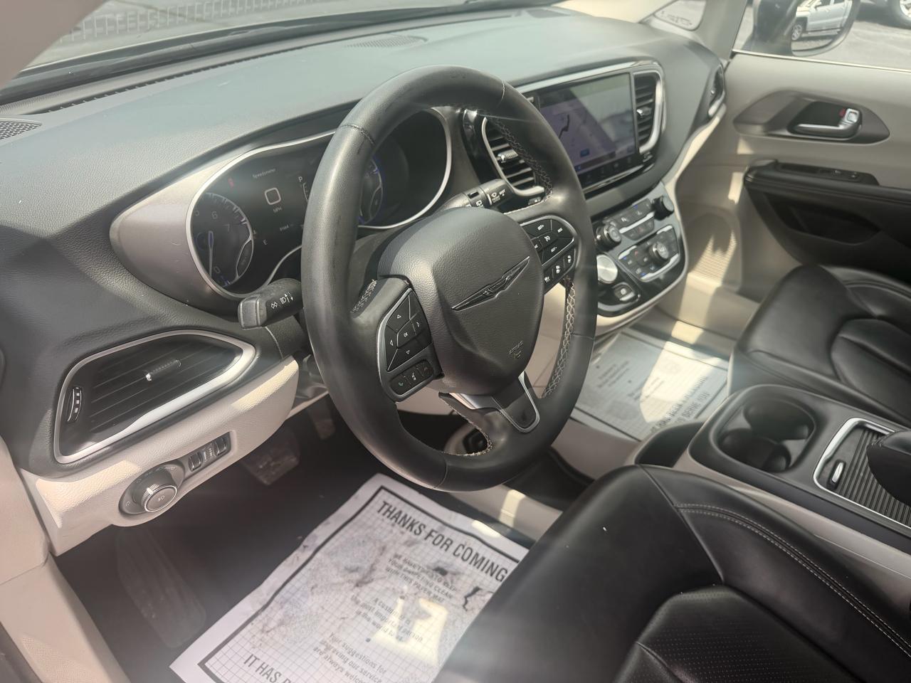 Chrysler Pacifica Touring L FWD 2023