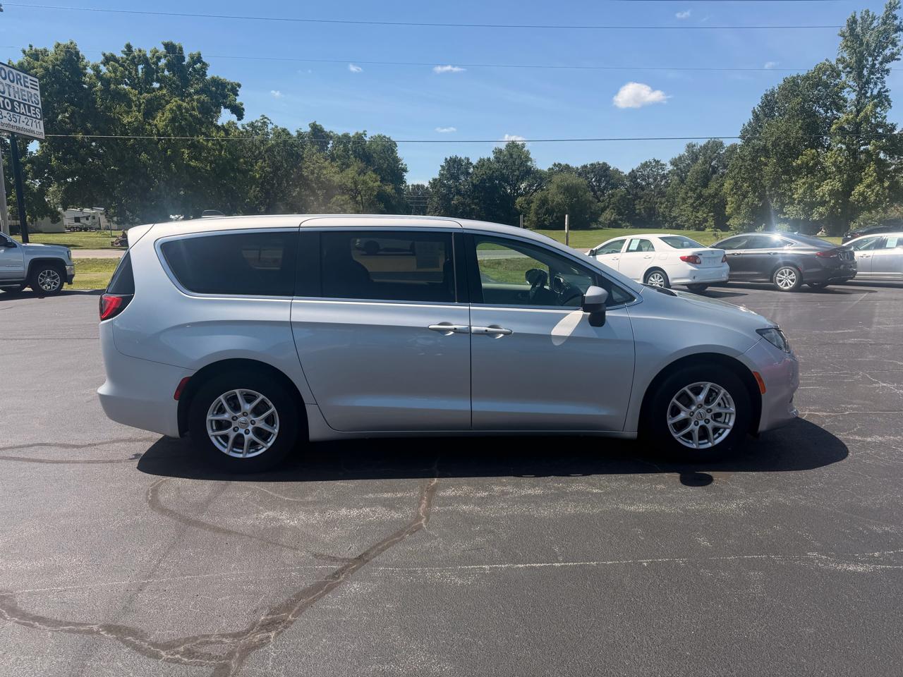 Chrysler Voyager LX FWD 2022