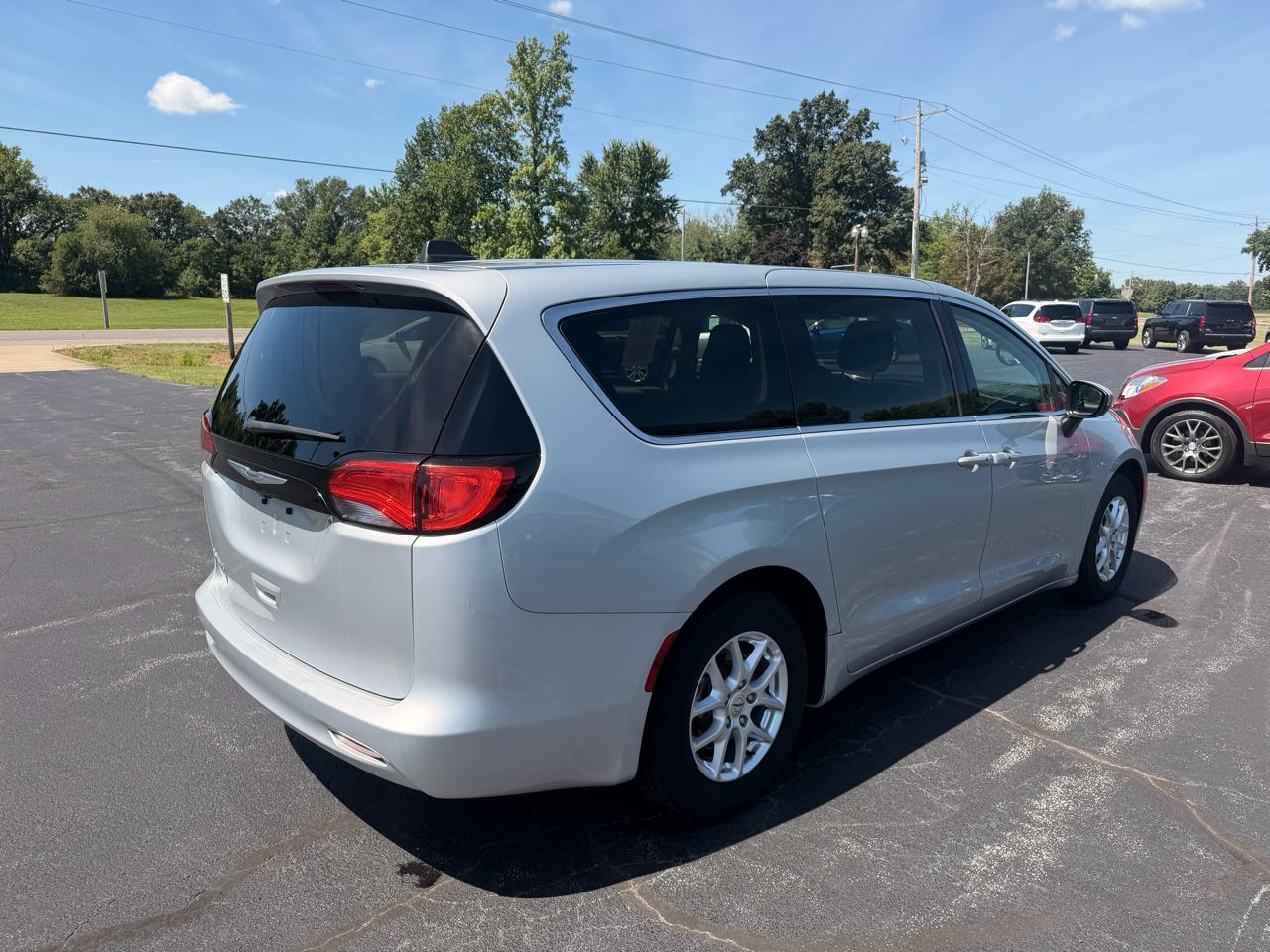 Chrysler Voyager LX FWD 2022