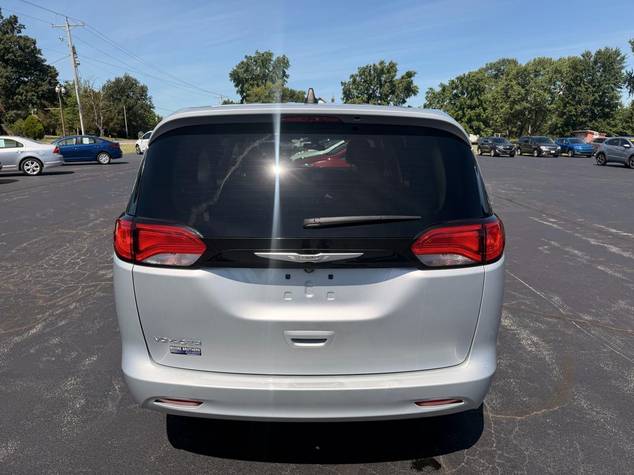 Chrysler Voyager LX FWD 2022