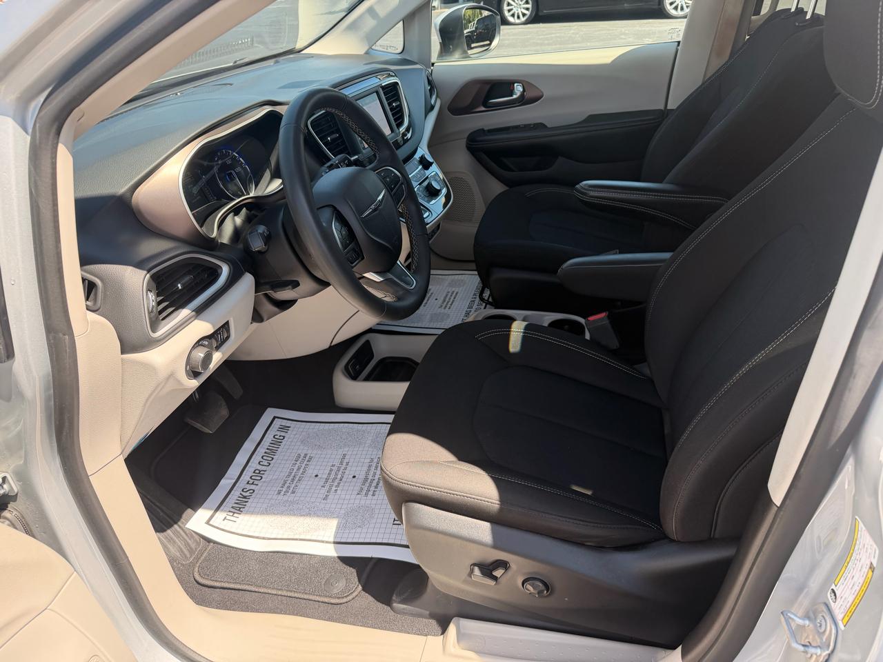 Chrysler Voyager LX FWD 2022