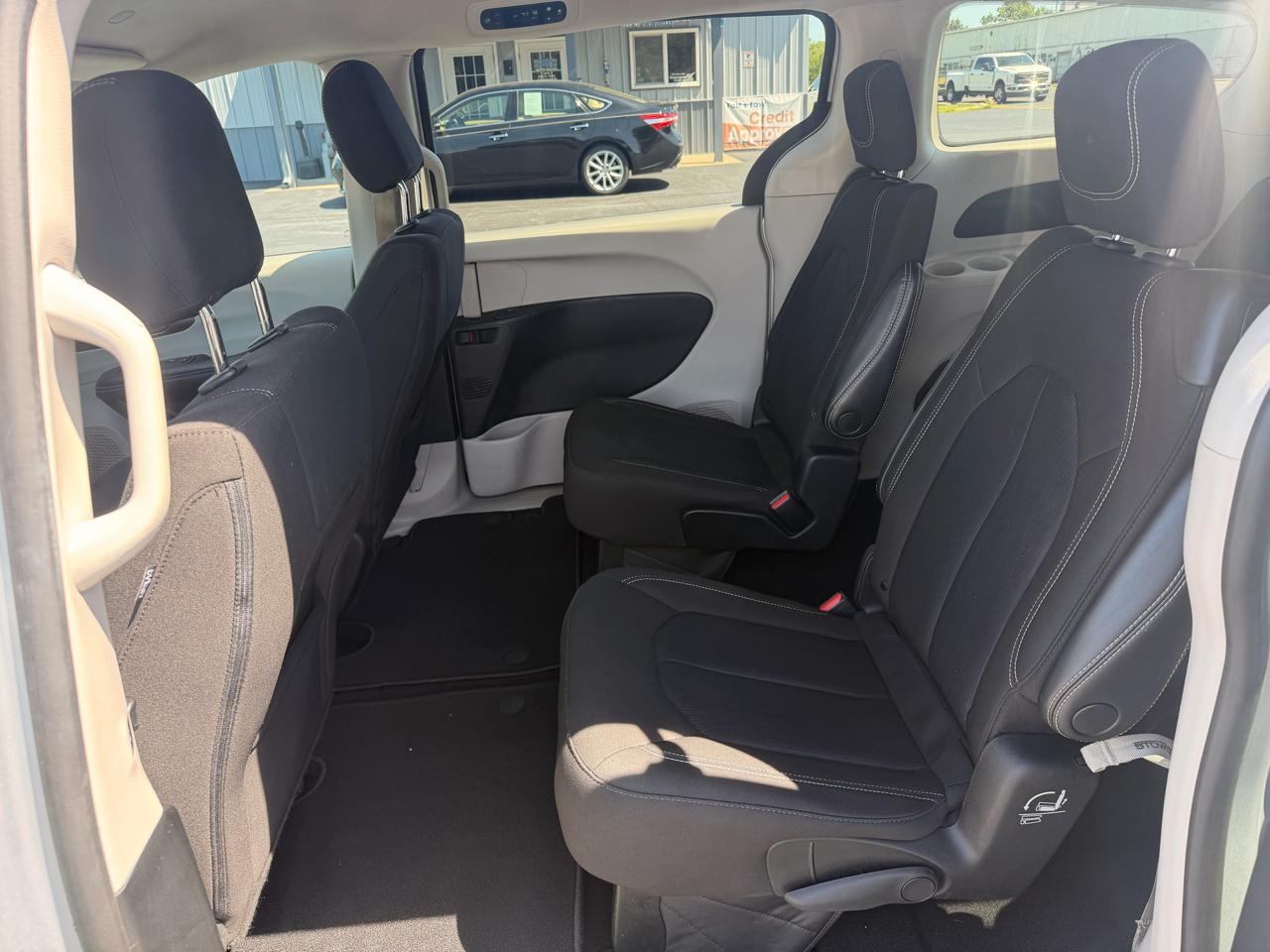 Chrysler Voyager LX FWD 2022