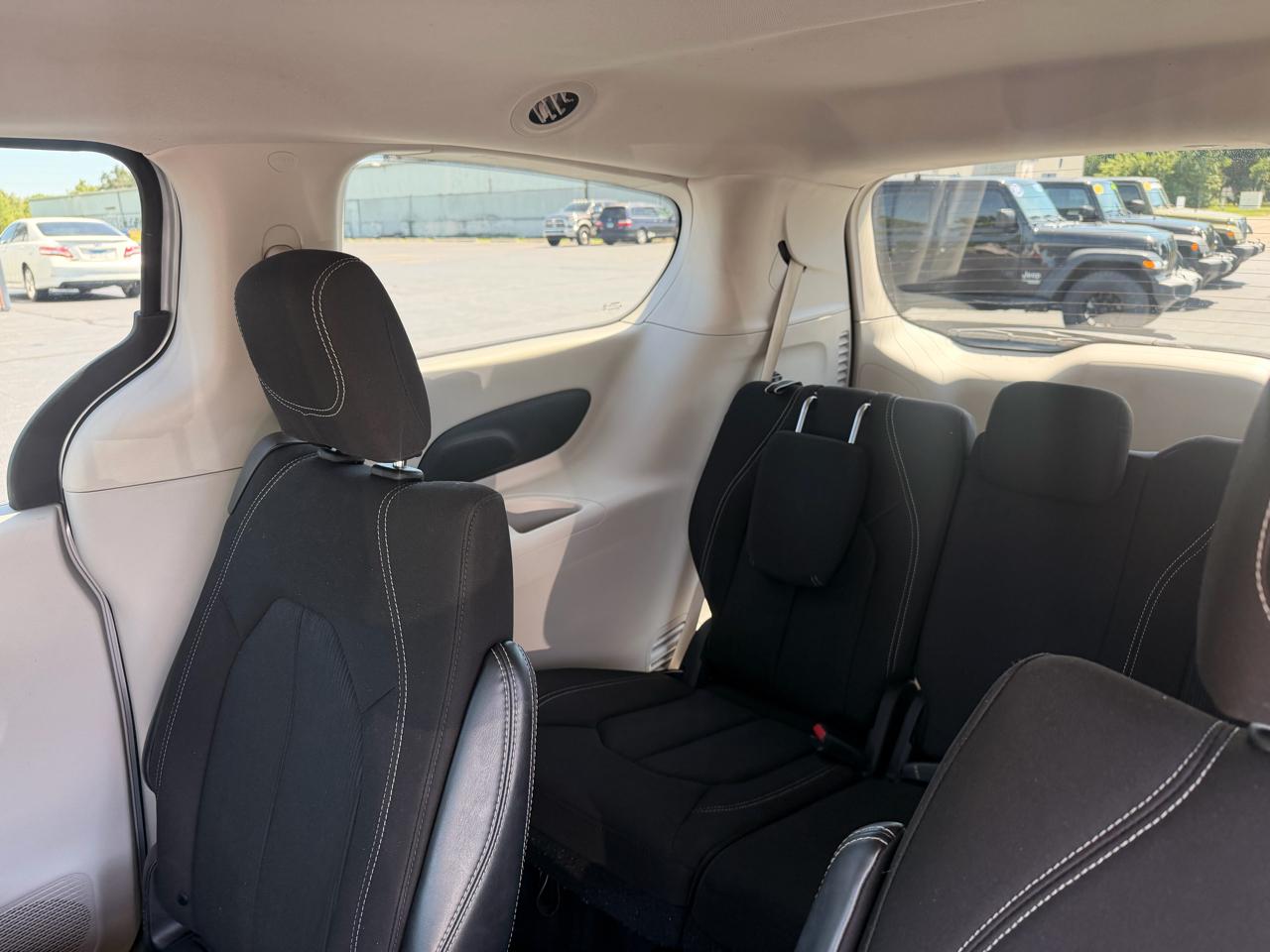 Chrysler Voyager LX FWD 2022