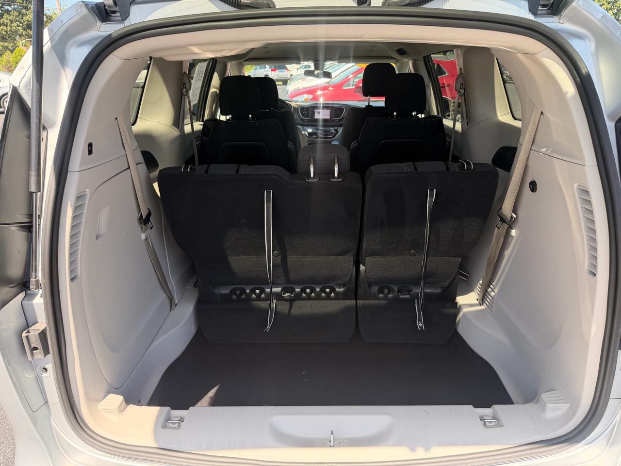 Chrysler Voyager LX FWD 2022