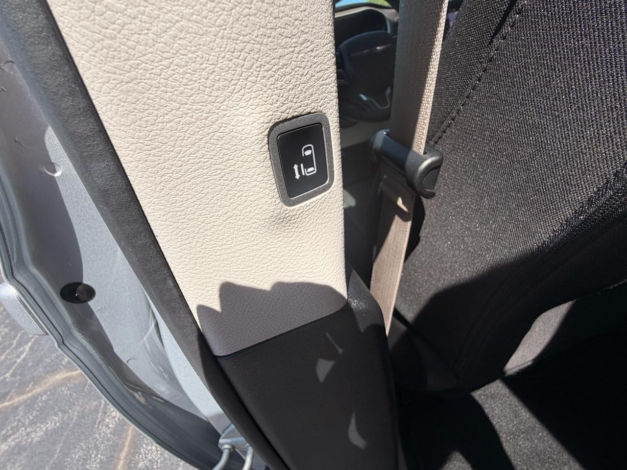 Chrysler Voyager LX FWD 2022