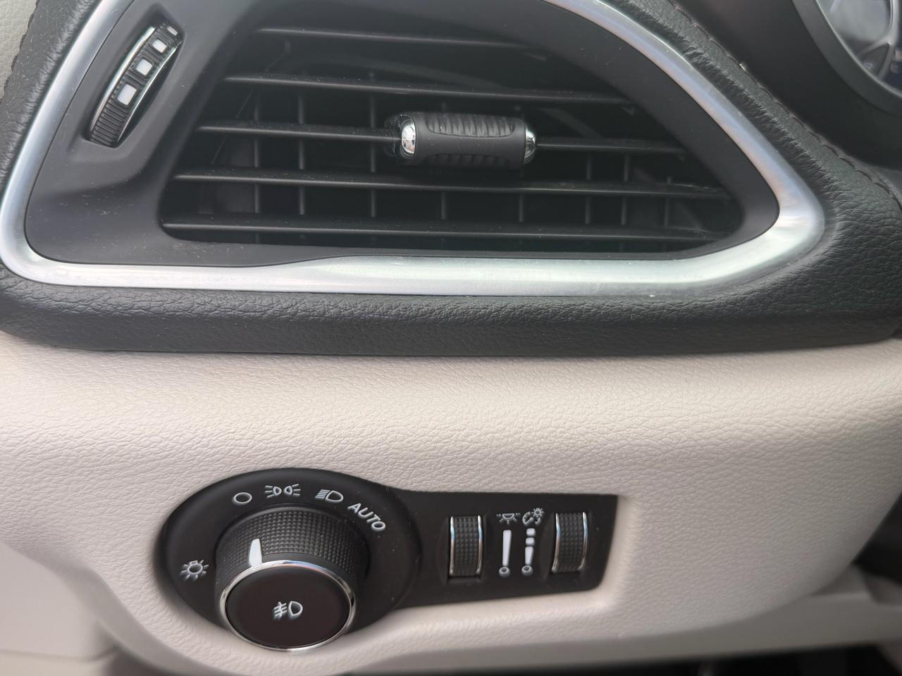 Chrysler Pacifica Limited FWD 2018