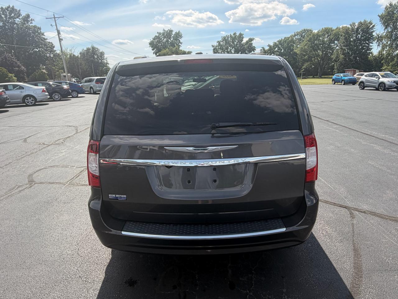 Chrysler Town & Country 4dr Wgn Touring 2016