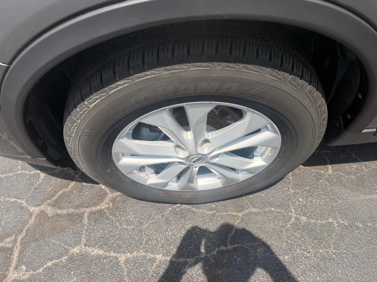 Nissan Rogue AWD 4dr SV 2015