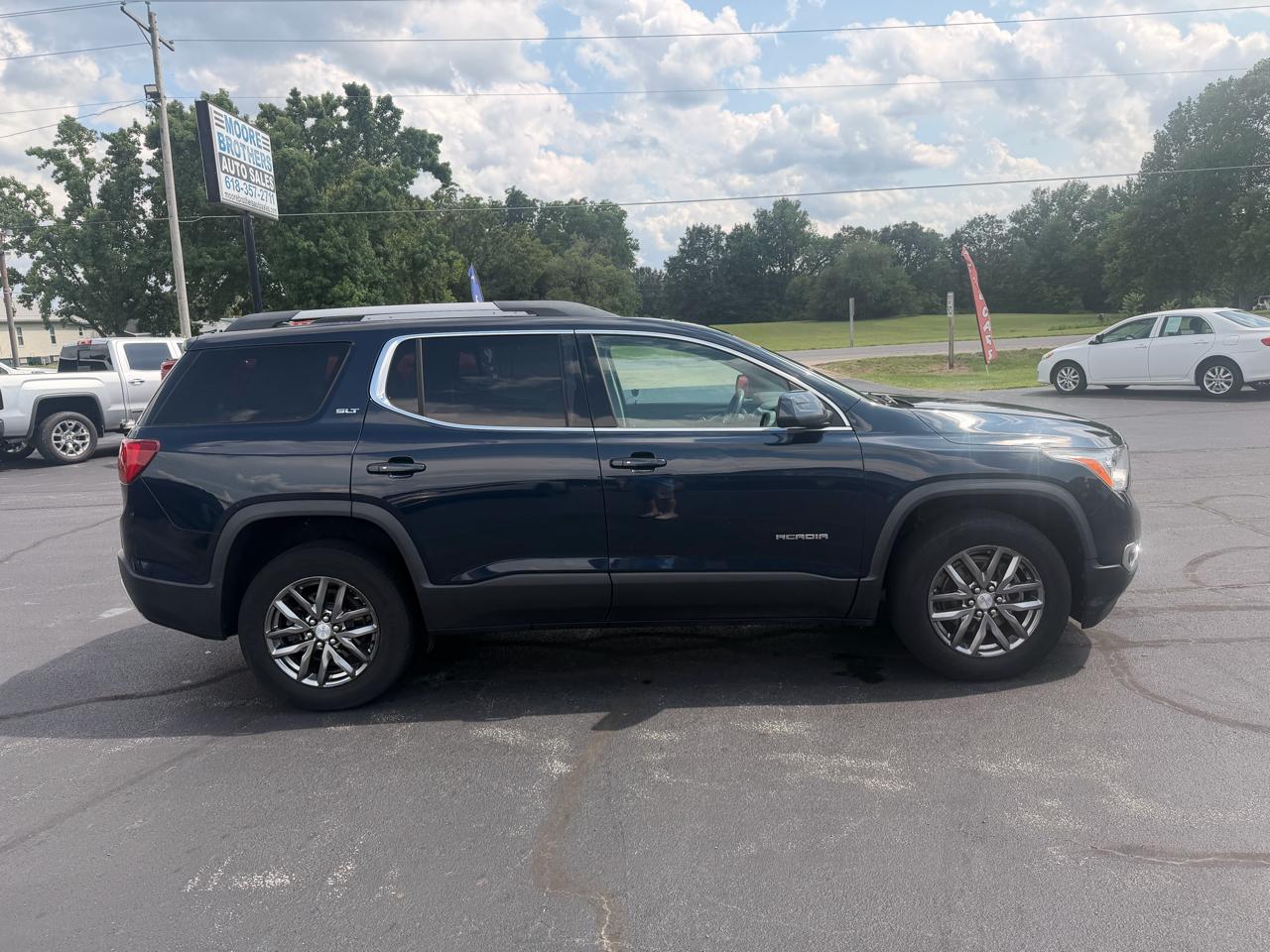 GMC Acadia FWD 4dr SLT w/SLT-1 2017
