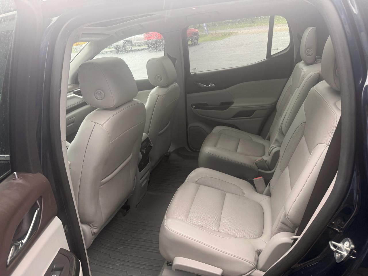 GMC Acadia FWD 4dr SLT w/SLT-1 2017
