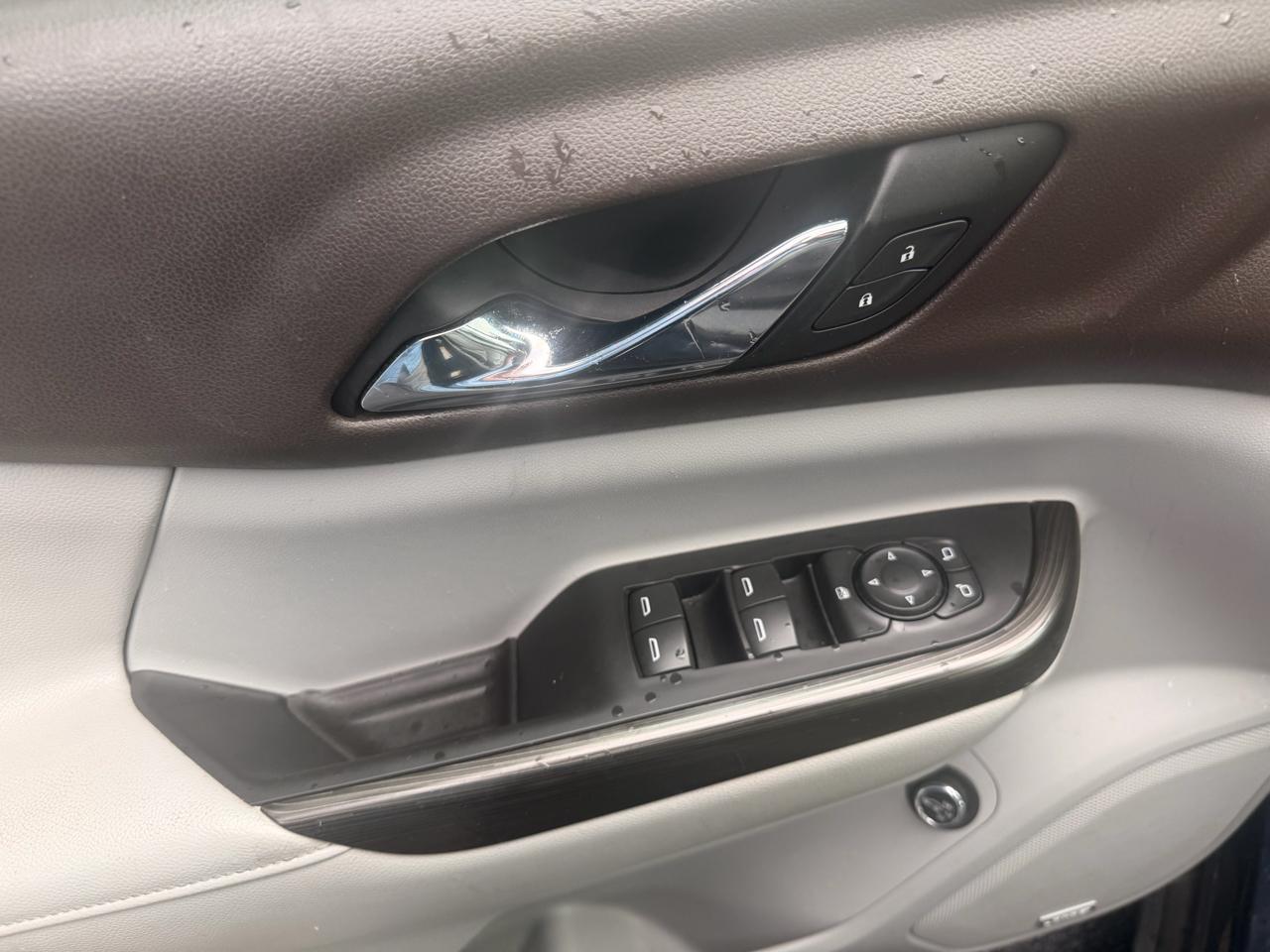 GMC Acadia FWD 4dr SLT w/SLT-1 2017