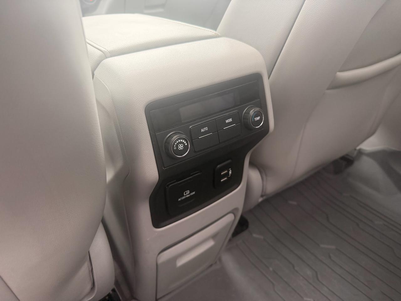 GMC Acadia FWD 4dr SLT w/SLT-1 2017
