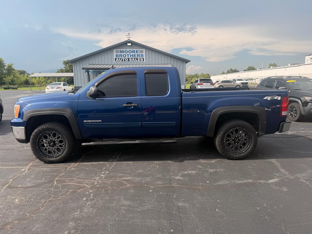 GMC Sierra 1500 4WD Ext Cab 143.5" SLE 2013