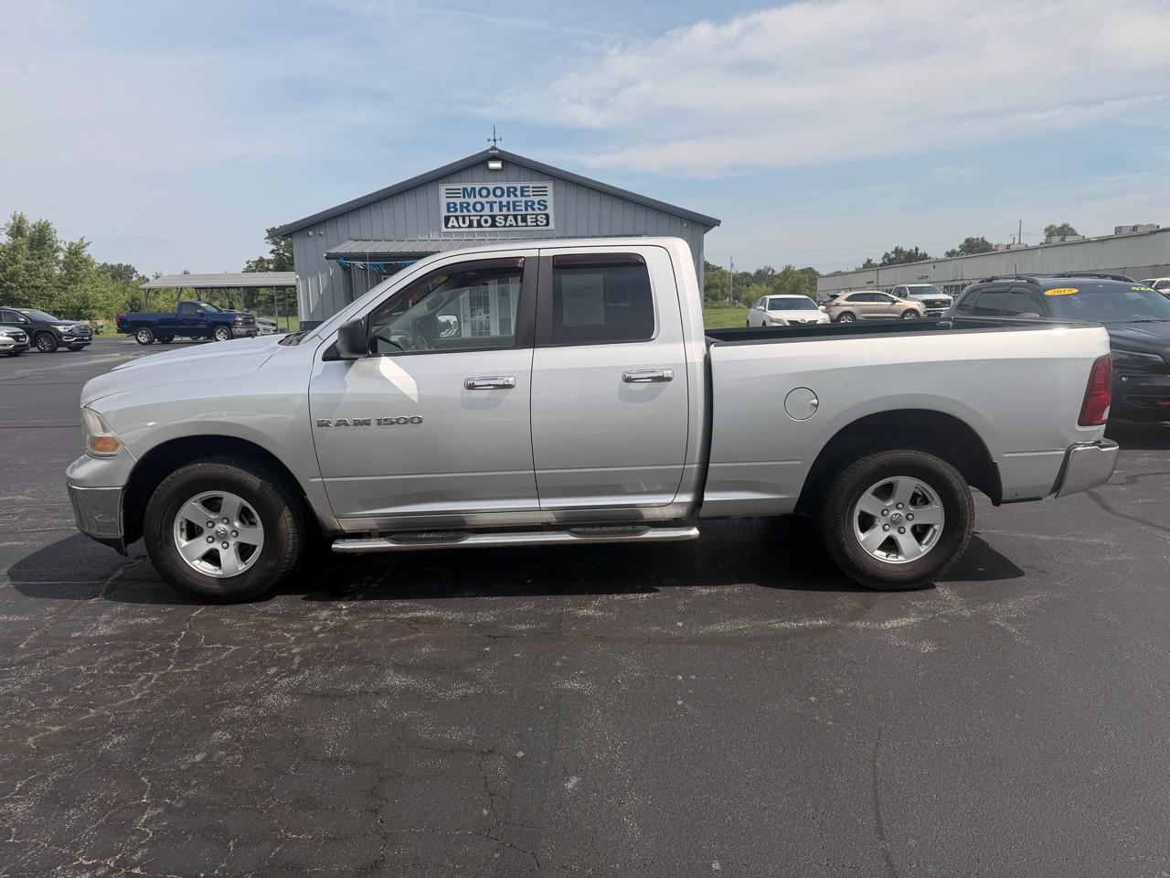 RAM 1500 4WD Quad Cab 140.5" SLT 2011