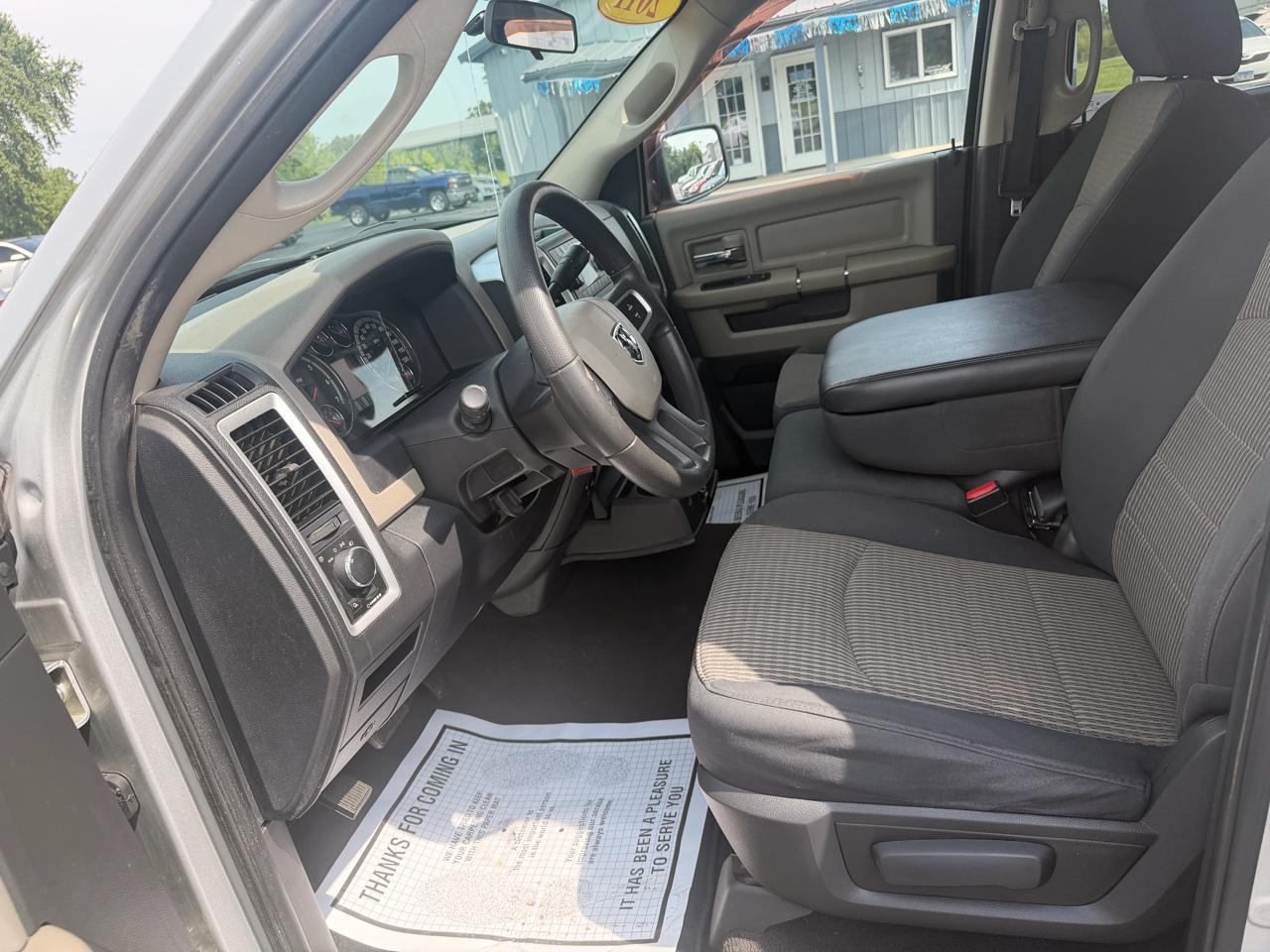 RAM 1500 4WD Quad Cab 140.5" SLT 2011