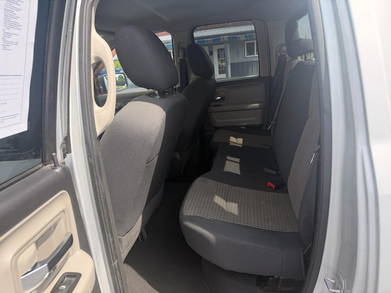 RAM 1500 4WD Quad Cab 140.5" SLT 2011