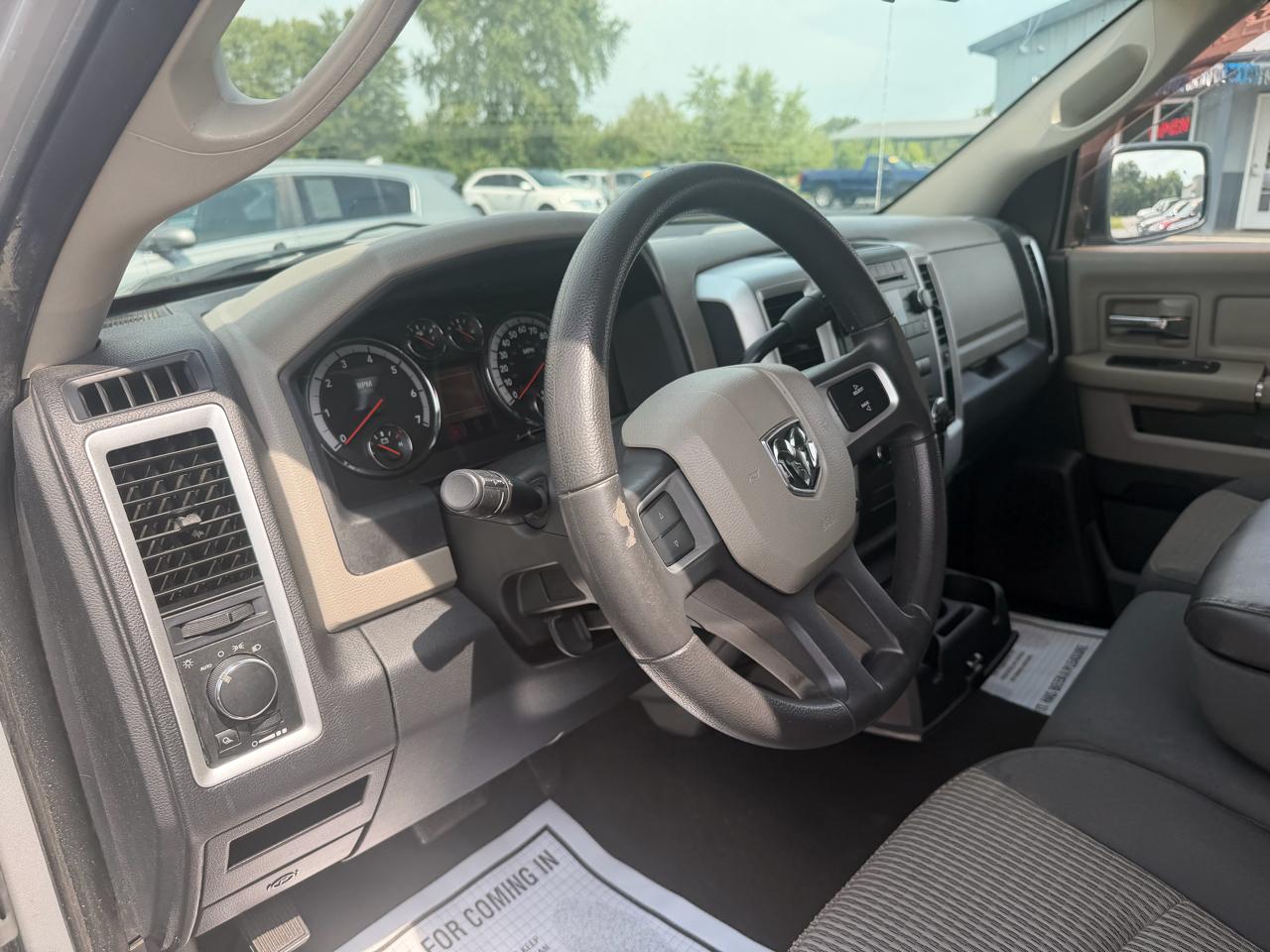 RAM 1500 4WD Quad Cab 140.5" SLT 2011