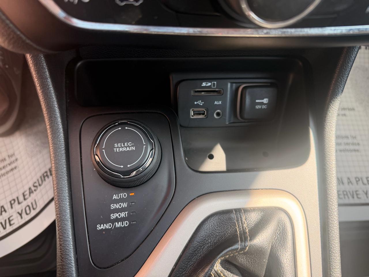 Jeep Cherokee 4WD 4dr Latitude 2015