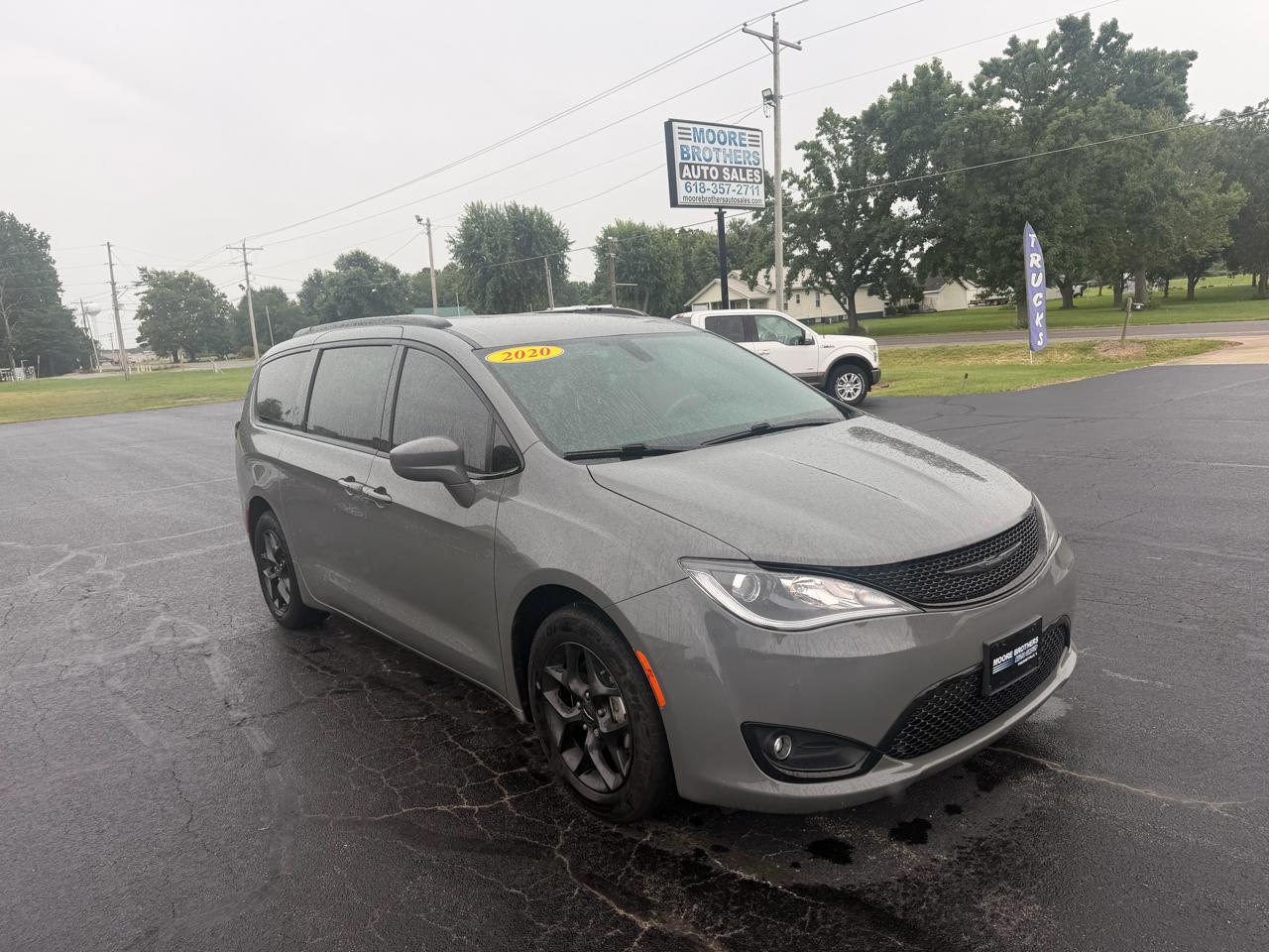 Chrysler Pacifica Touring L Plus FWD 2020