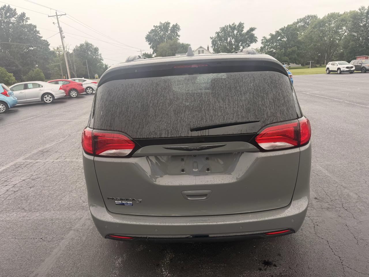 Chrysler Pacifica Touring L Plus FWD 2020
