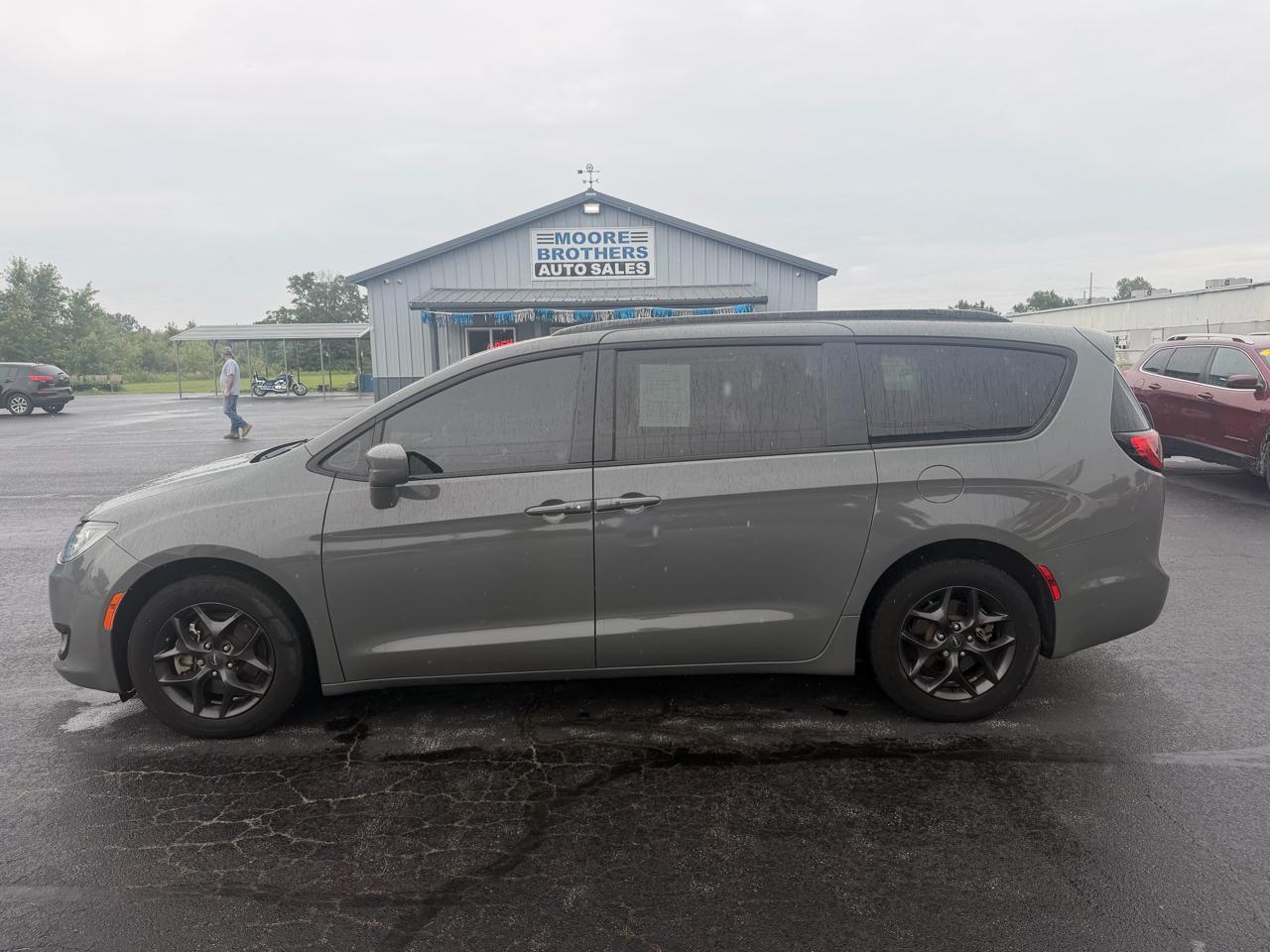Chrysler Pacifica Touring L Plus FWD 2020