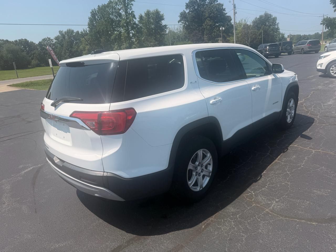 GMC Acadia FWD 4dr SLE w/SLE-1 2017