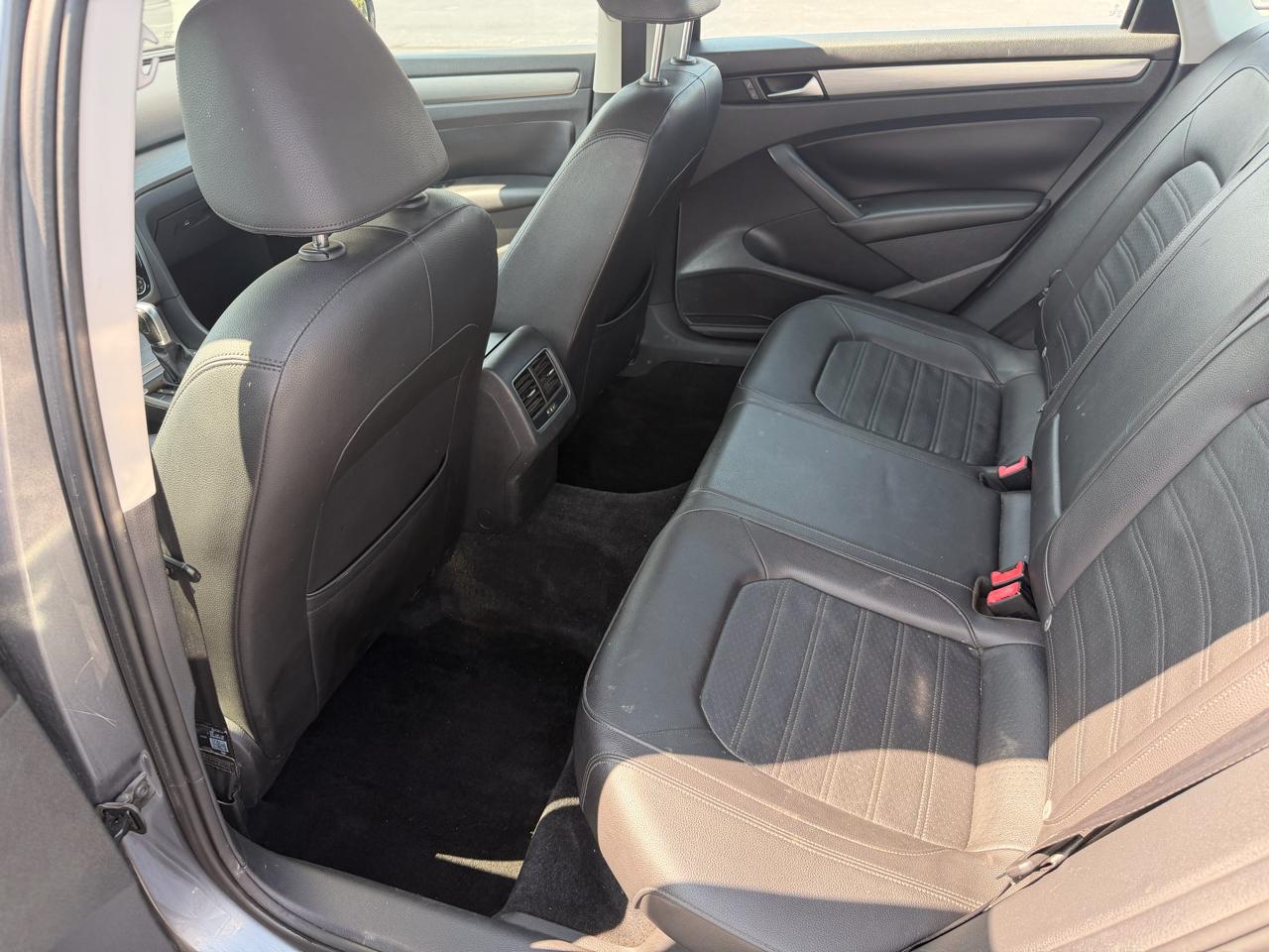 Volkswagen Passat 4dr Sdn 1.8T Auto Sport 2015
