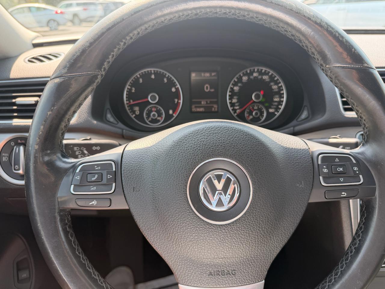 Volkswagen Passat 4dr Sdn 1.8T Auto Sport 2015