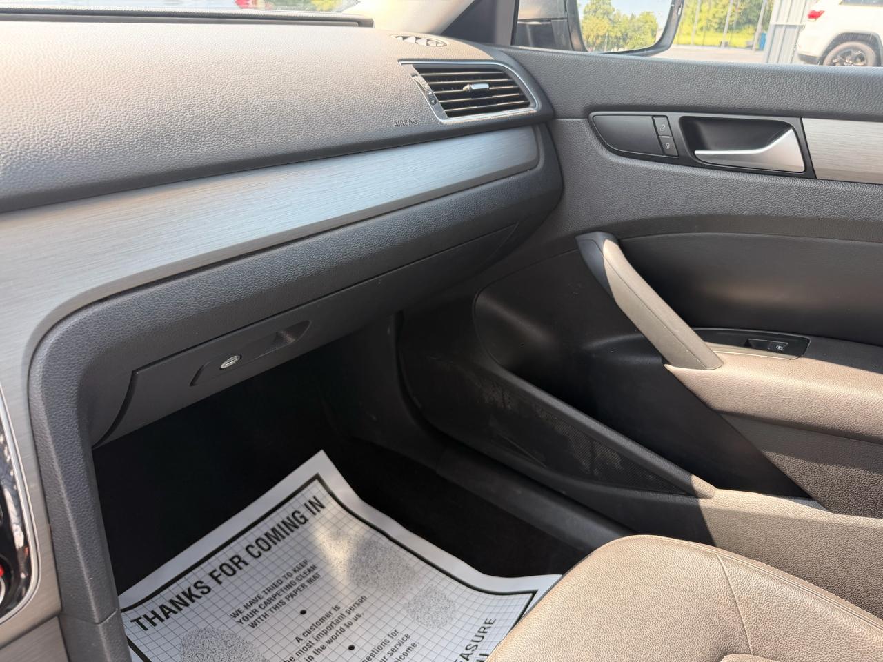 Volkswagen Passat 4dr Sdn 1.8T Auto Sport 2015