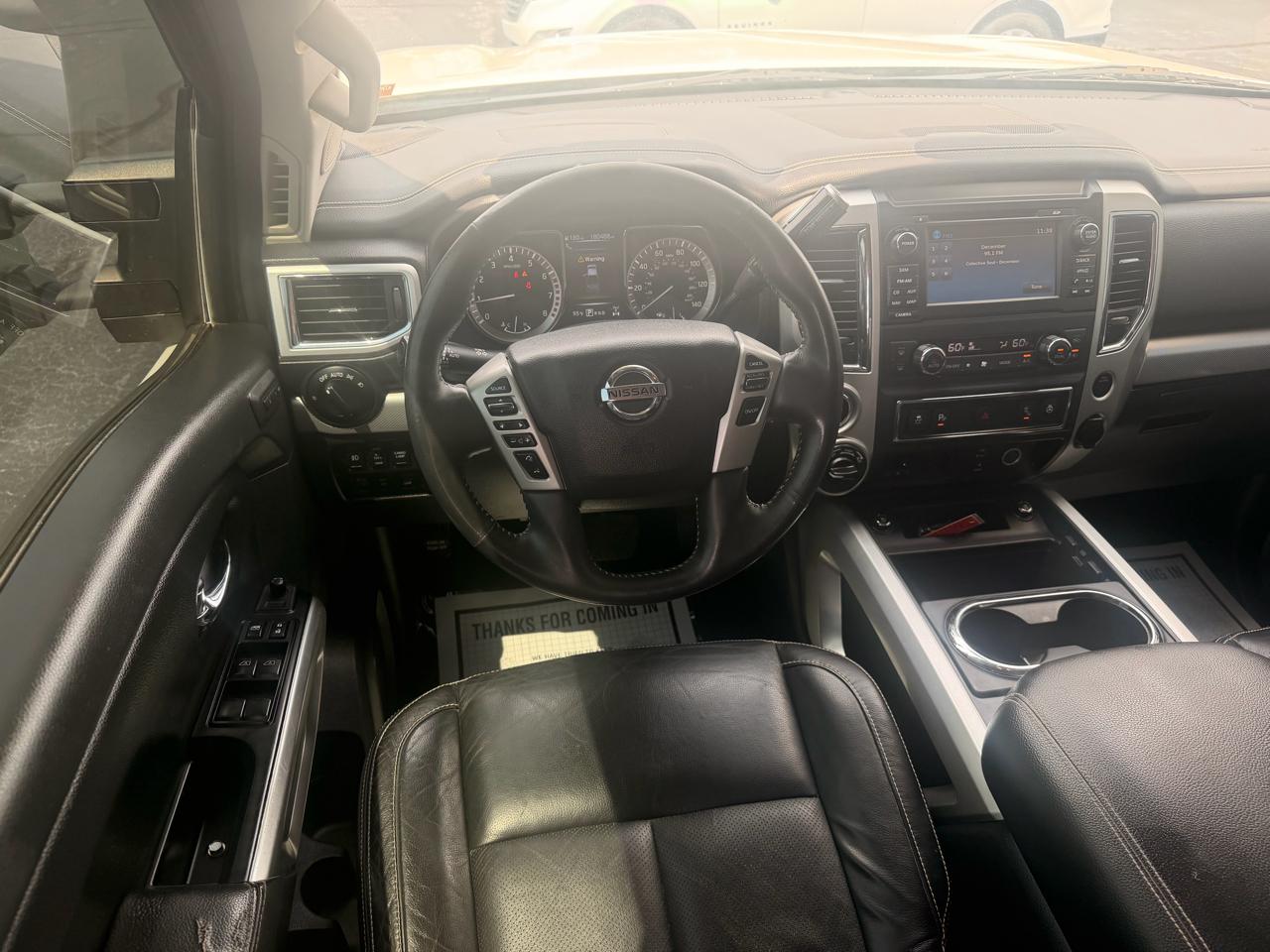 Nissan Titan 4x4 Crew Cab PRO-4X 2017