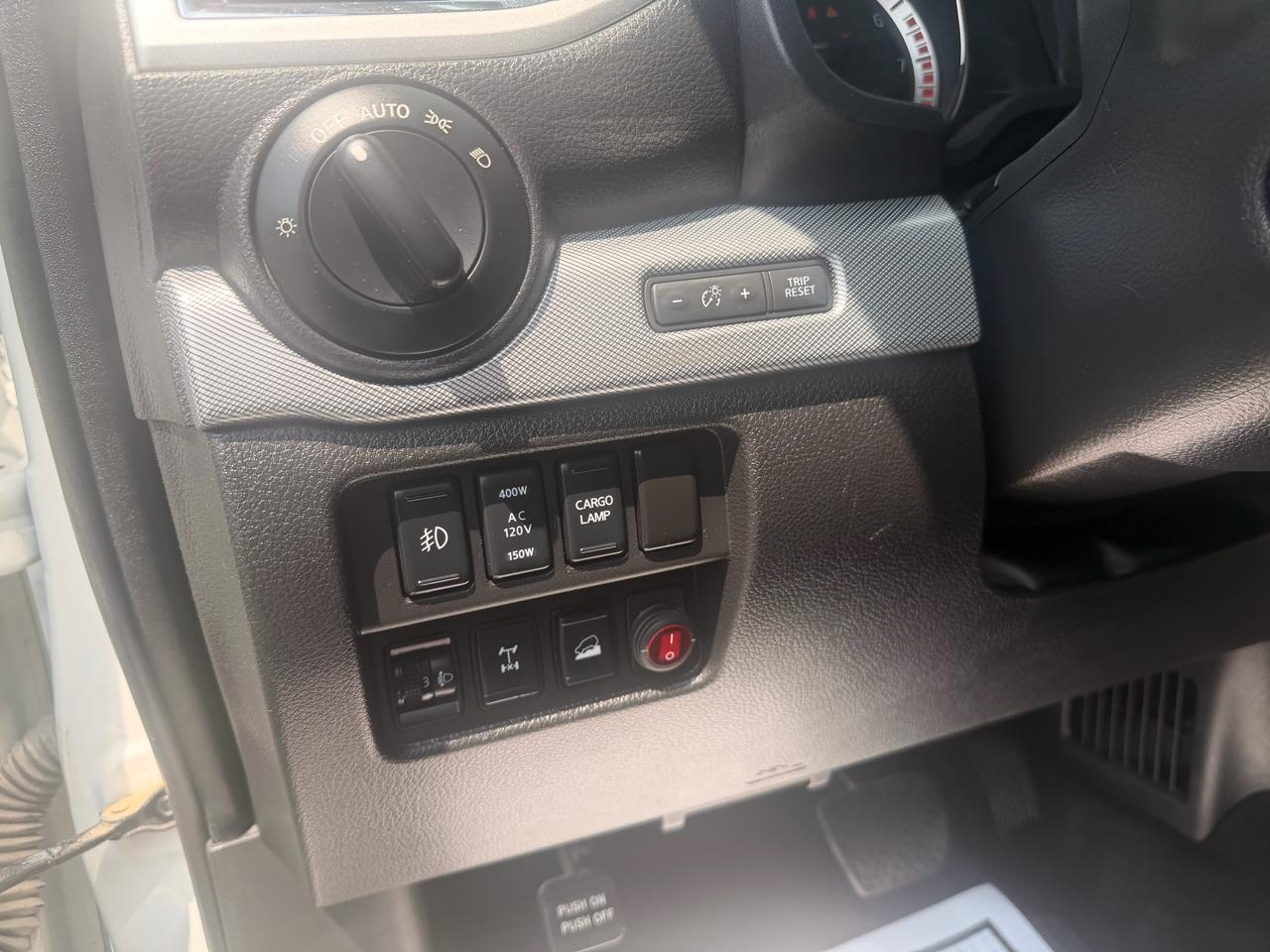 Nissan Titan 4x4 Crew Cab PRO-4X 2017