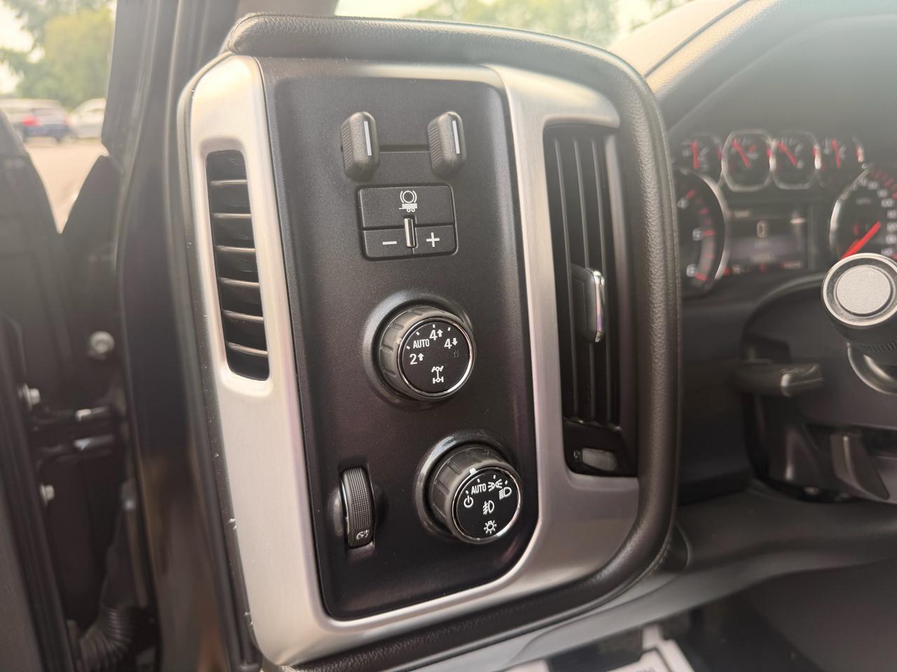 GMC Sierra 1500 4WD Crew Cab 143.5" SLT 2016