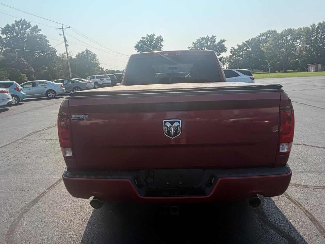RAM 1500 2WD Quad Cab 140.5" Express 2012
