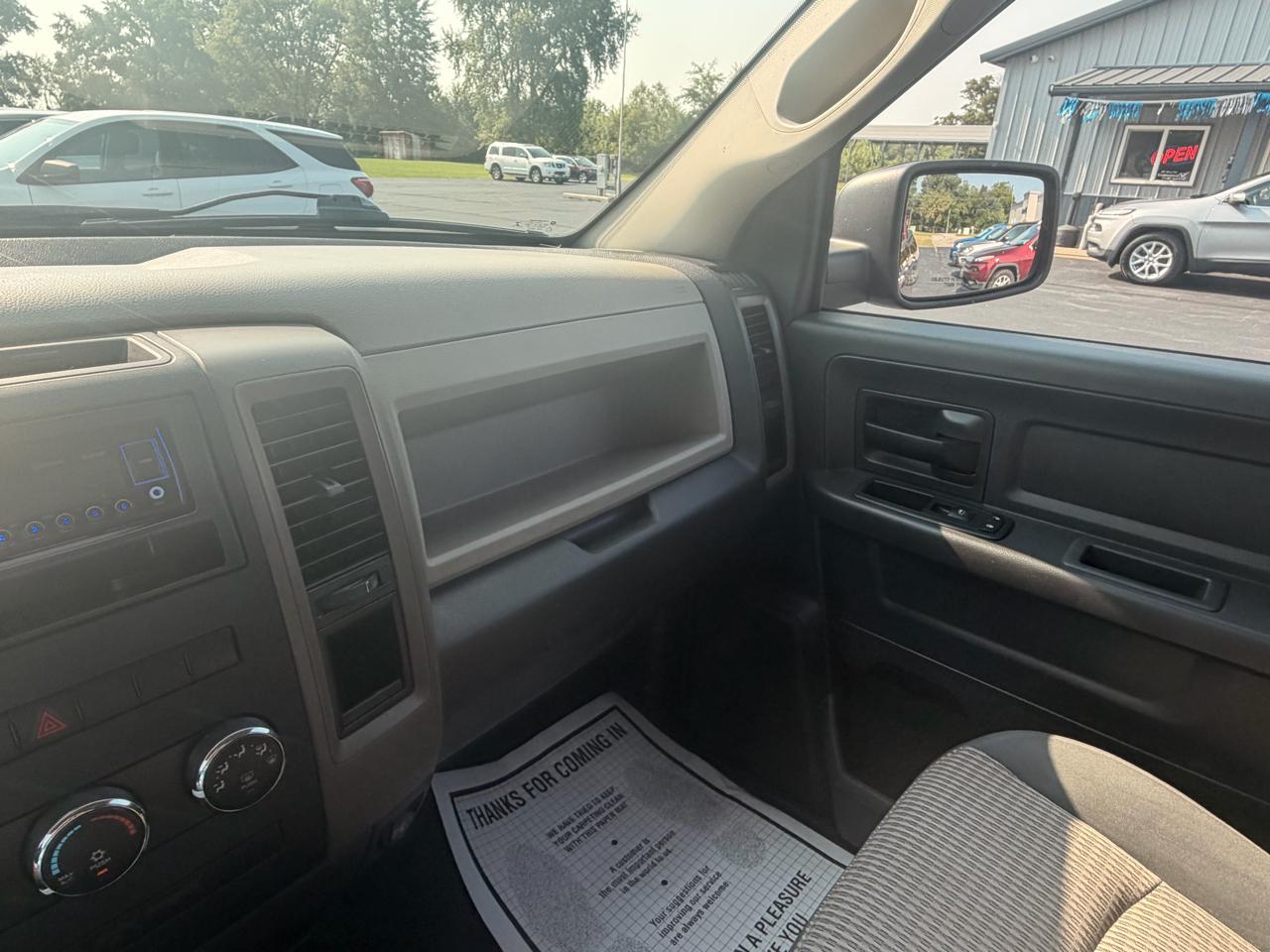 RAM 1500 2WD Quad Cab 140.5" Express 2012