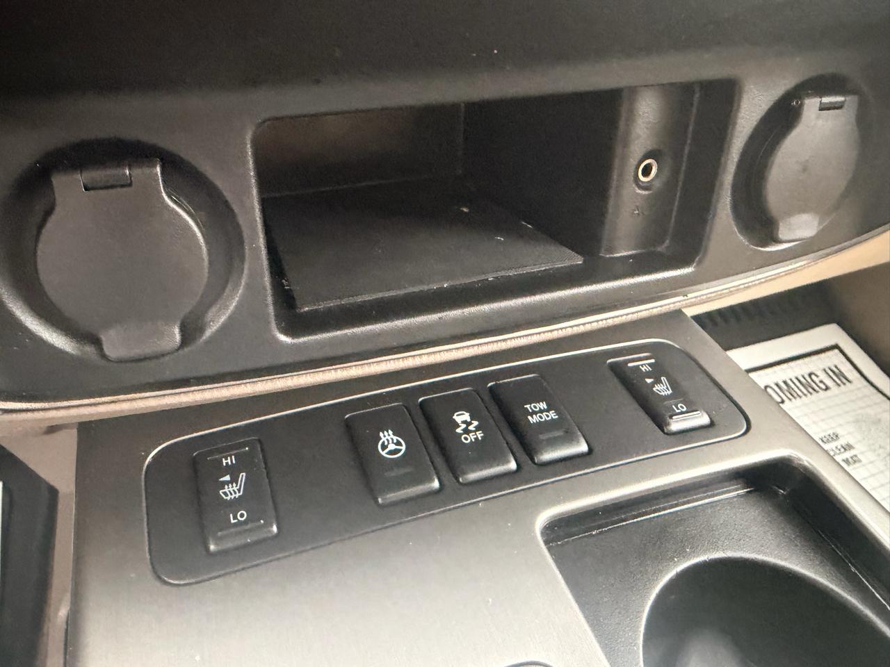 Nissan Armada 2WD 4dr Platinum 2012