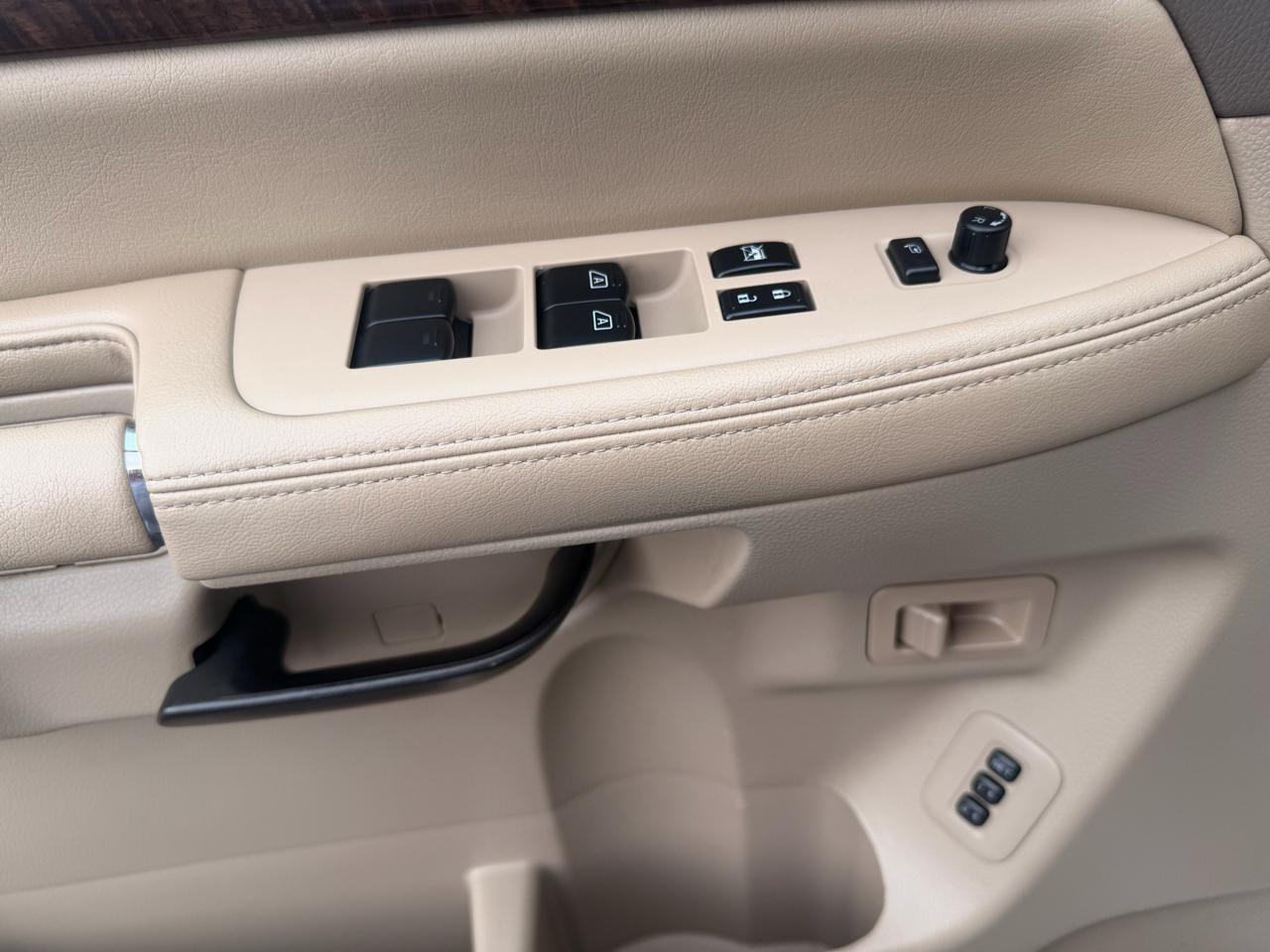 Nissan Armada 2WD 4dr Platinum 2012