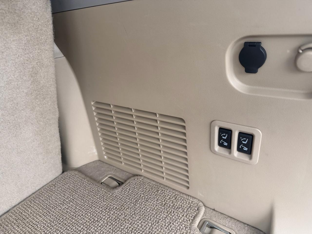 Nissan Armada 2WD 4dr Platinum 2012