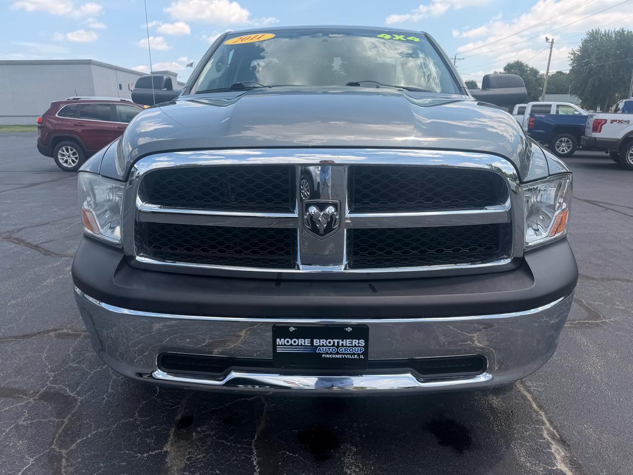 RAM 1500 4WD Reg Cab 140.5" ST 2011