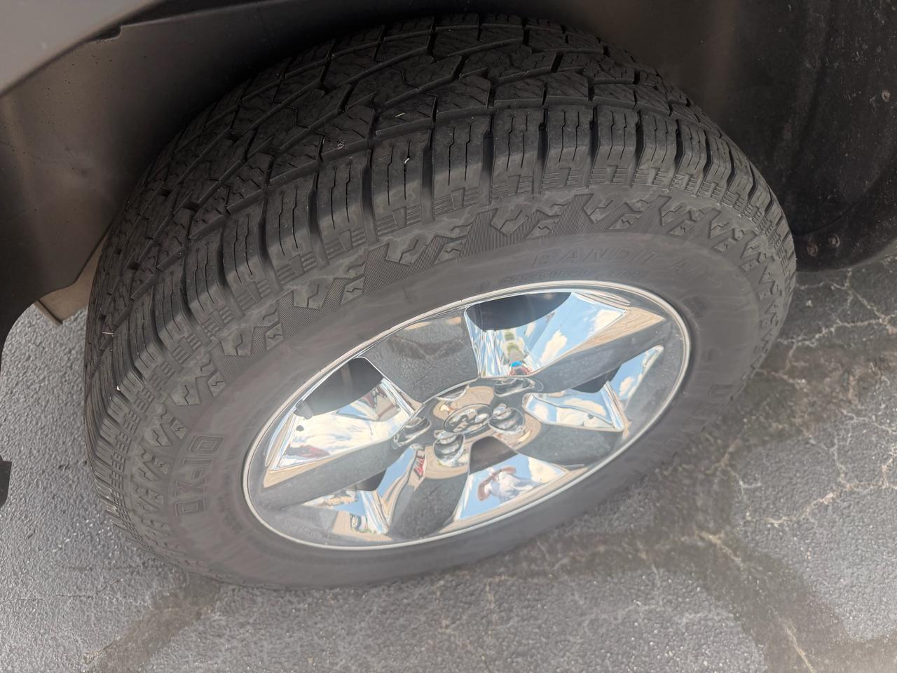 RAM 1500 4WD Reg Cab 140.5" ST 2011
