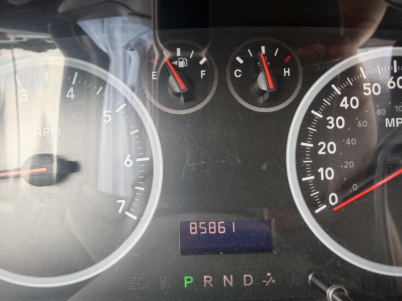 RAM 1500 4WD Reg Cab 140.5" ST 2011