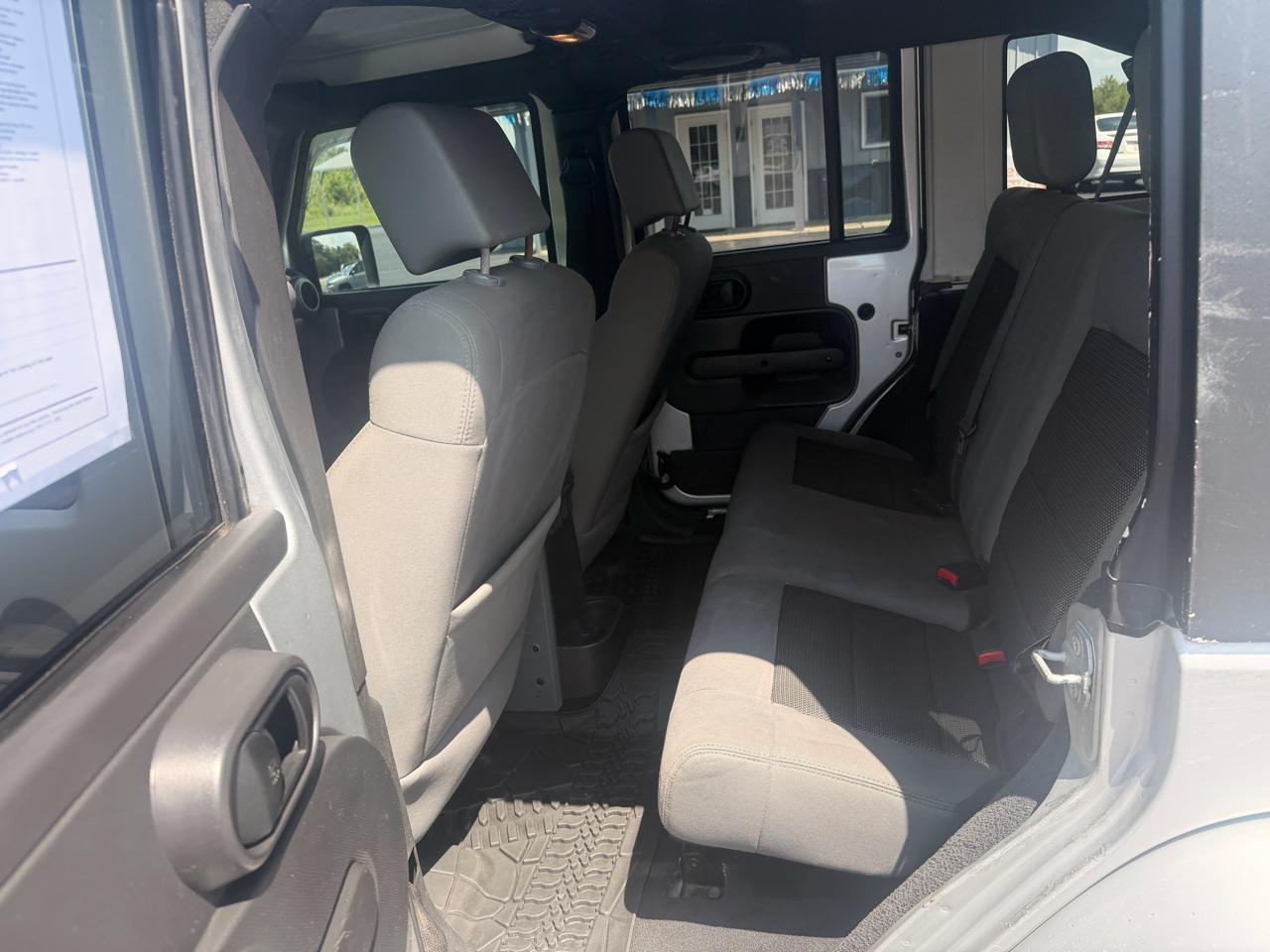 Jeep Wrangler Unlimited 4WD 4dr Sahara 2010
