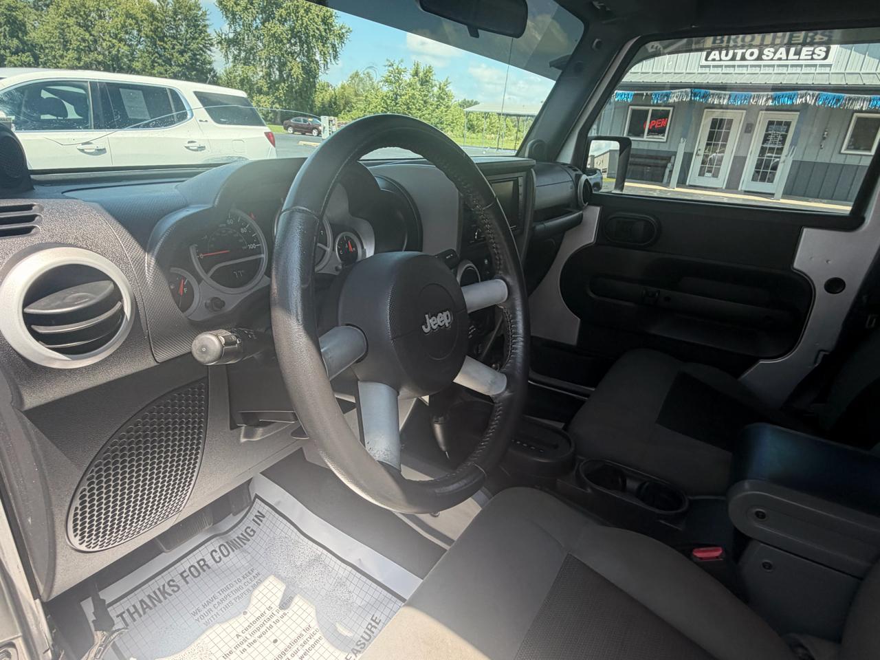 Jeep Wrangler Unlimited 4WD 4dr Sahara 2010