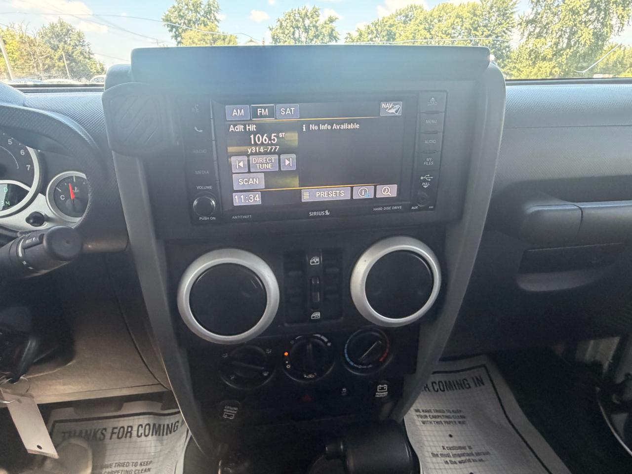 Jeep Wrangler Unlimited 4WD 4dr Sahara 2010