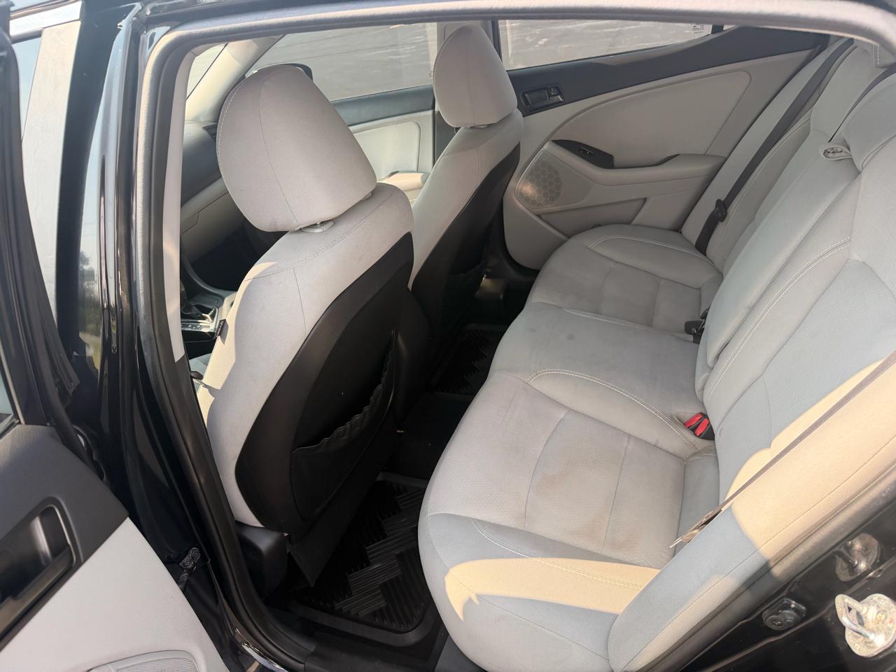 Kia Optima 4dr Sdn 2.4L Auto LX 2012