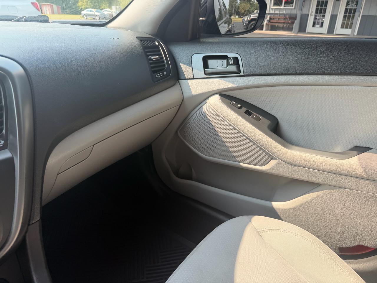 Kia Optima 4dr Sdn 2.4L Auto LX 2012