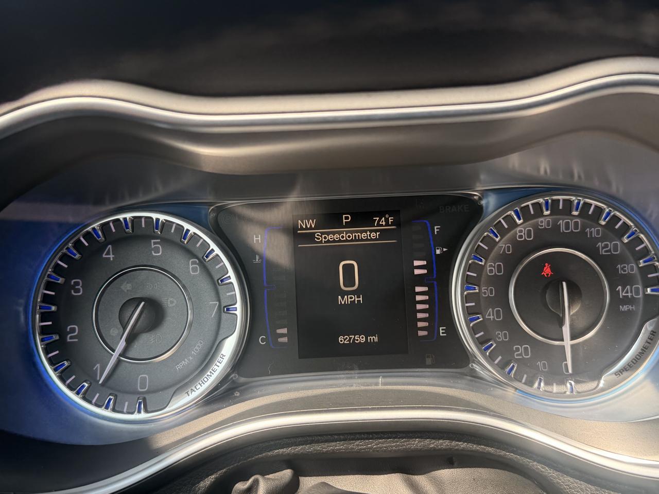 Chrysler 200 4dr Sdn Limited FWD 2016